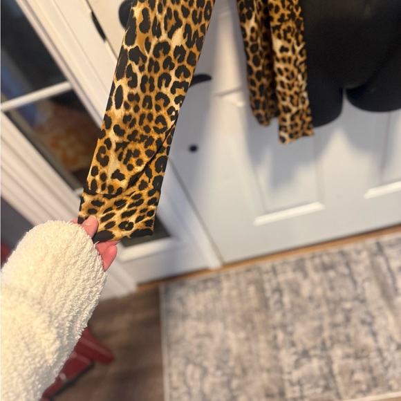 Express Leopard Print Blouse - Picture 6 of 7